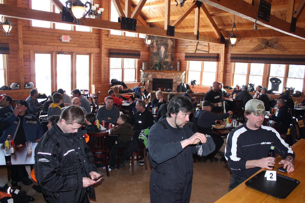 Lake Parlin Lodge & Cabins West Forks المظهر الخارجي الصورة