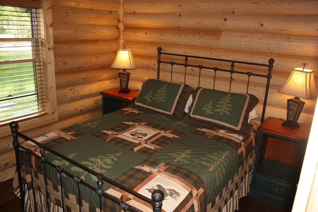 Lake Parlin Lodge & Cabins West Forks الغرفة الصورة