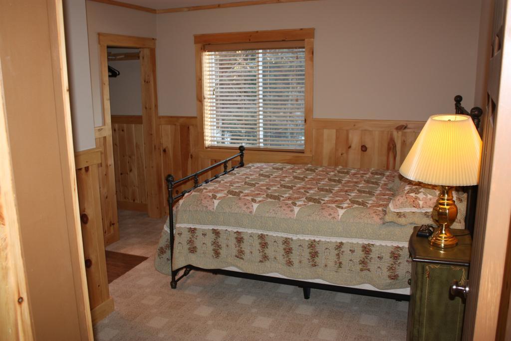 Lake Parlin Lodge & Cabins West Forks الغرفة الصورة