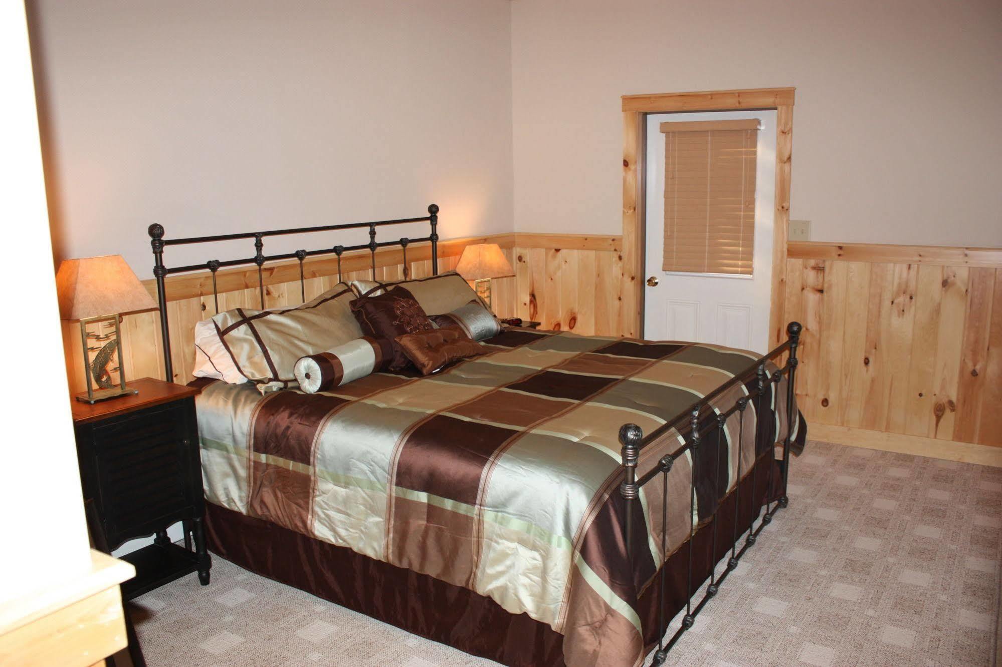 Lake Parlin Lodge & Cabins West Forks المظهر الخارجي الصورة