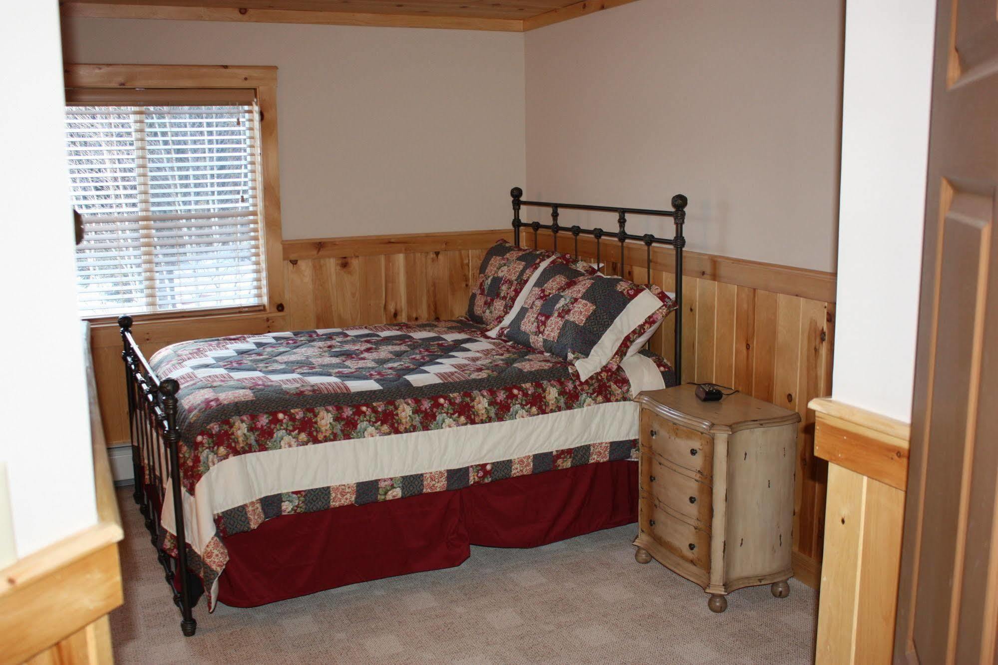 Lake Parlin Lodge & Cabins West Forks المظهر الخارجي الصورة