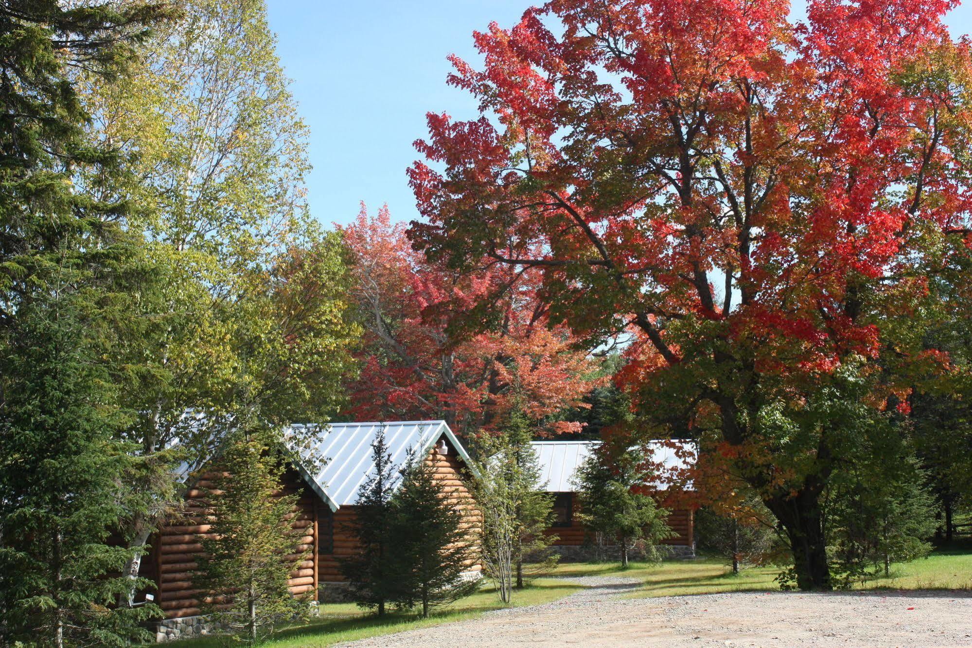 Lake Parlin Lodge & Cabins West Forks المظهر الخارجي الصورة